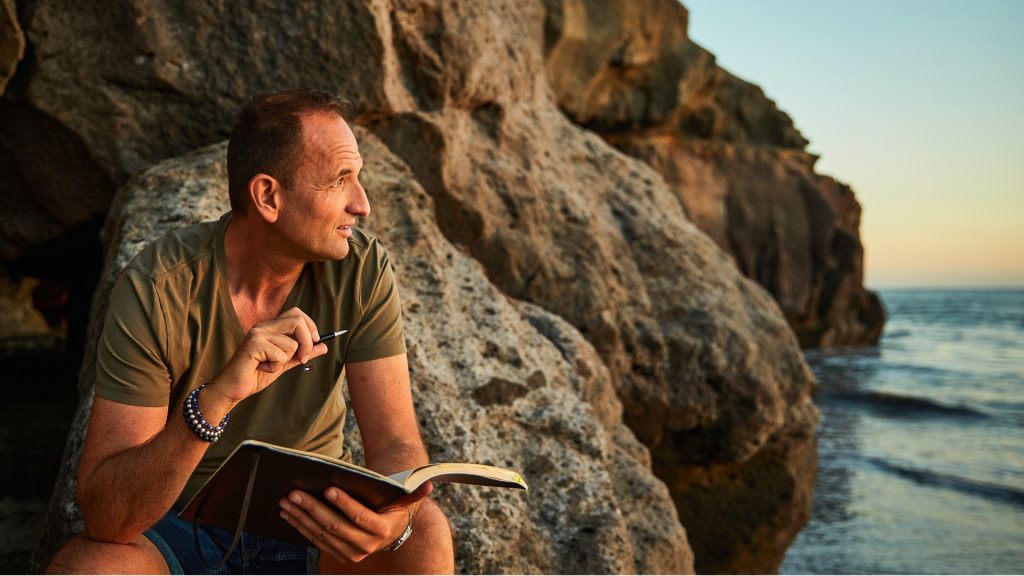 Patrick Hewer, Coach und Inspirator, am Strand